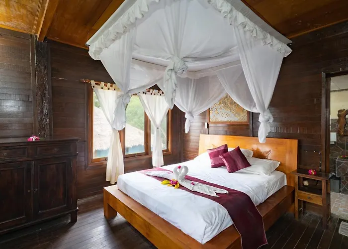 Mushroom Hotel 3*